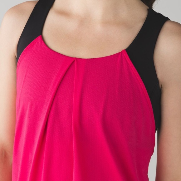 Lululemon athletica top size 10 w/ build in bra & removable cup inserts - Picture 4 of 16